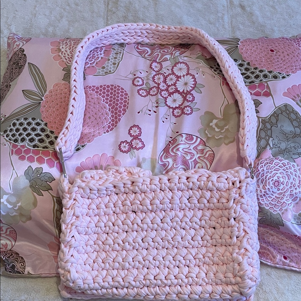 🌸🩰Baby Pink Woven Crossbody - Picture 8 of 11